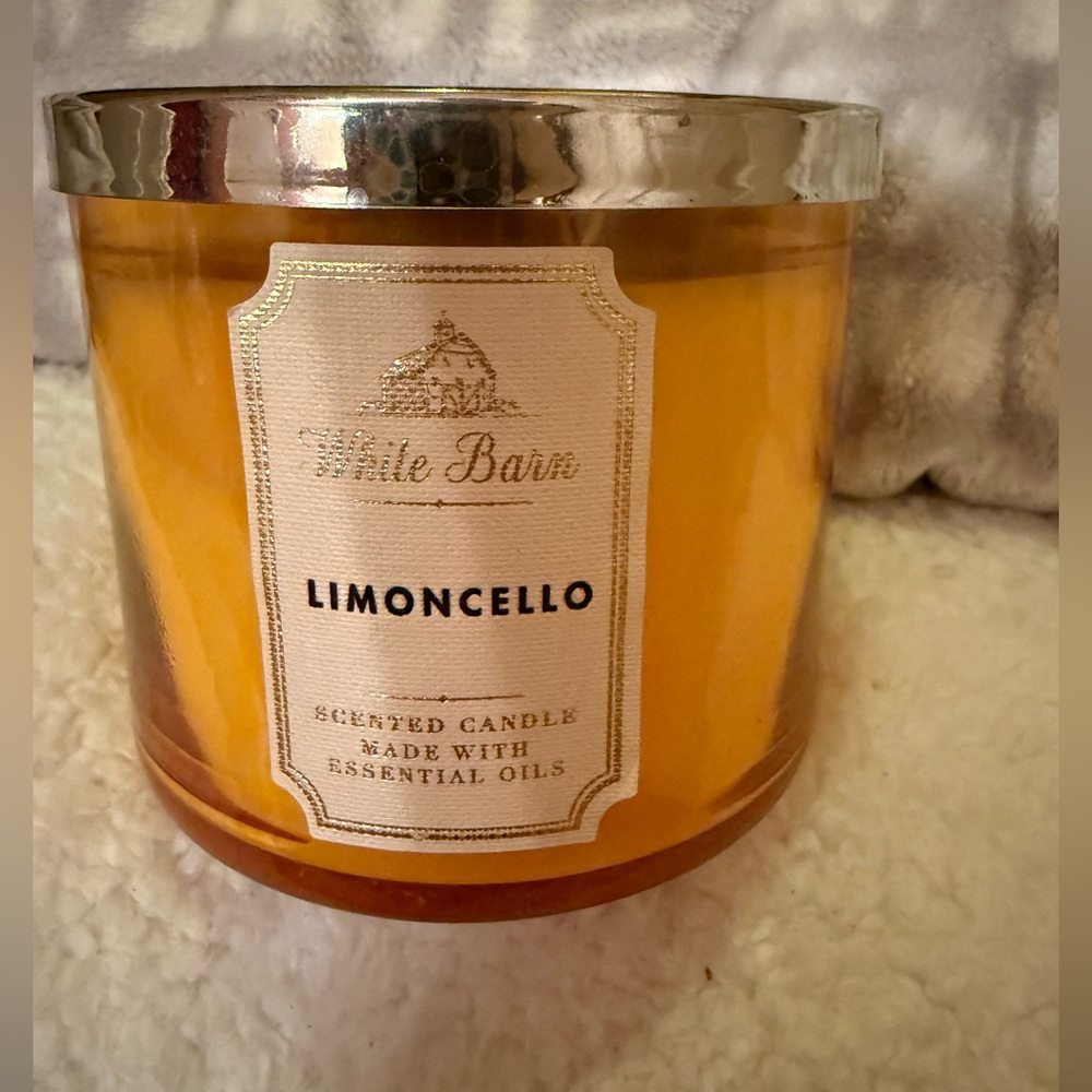 White Barn Unused Limoncello 3-Wick Scented Candle Fresh Citrus Classic